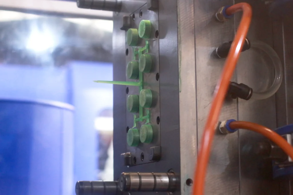 Injection molding ฝากระปุกยาดม